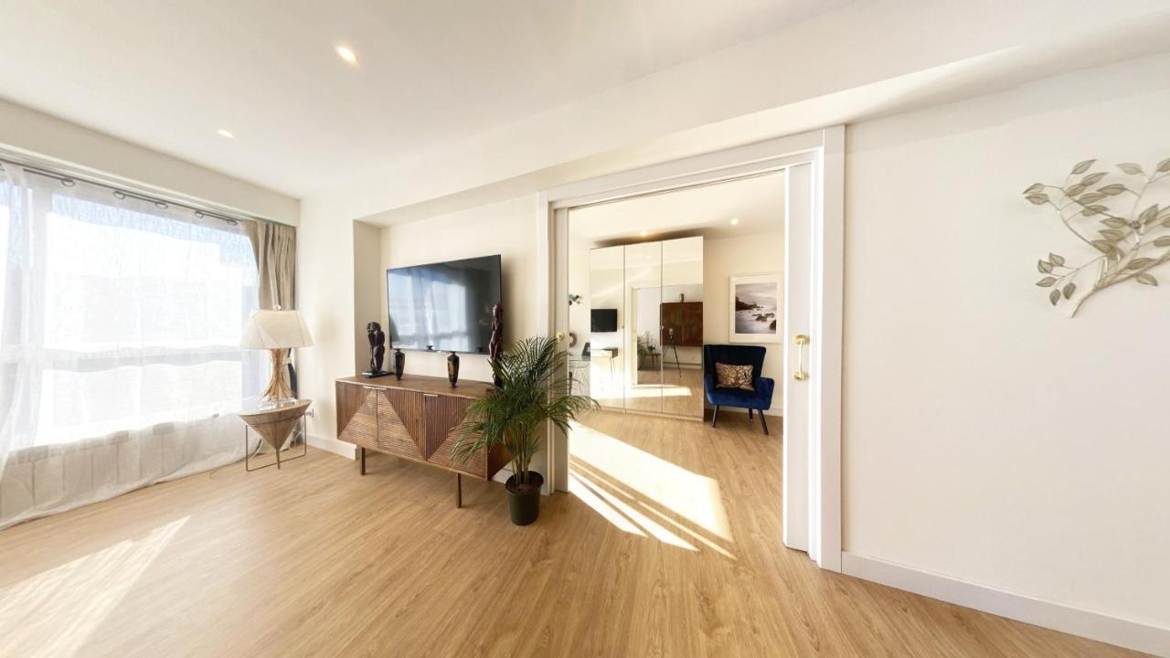 Miramar Luxurious Flat, 3 Double Rooms, Free Parking, Terrace, Completely New San Sebastián Eksteriør bilde