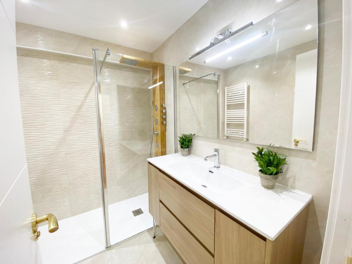 Miramar Luxurious Flat, 3 Double Rooms, Free Parking, Terrace, Completely New San Sebastián Eksteriør bilde